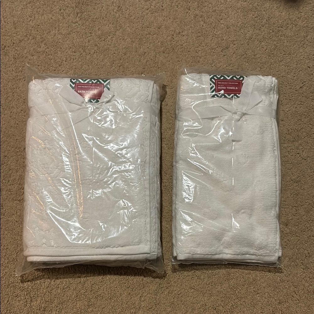 Holiday Bath and Hand Towel Set